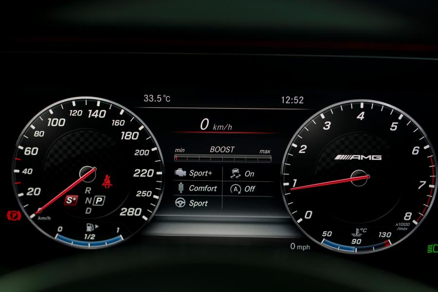 Панель приборов Mercedes-AMG E43 4Matic 2017 года  (MY) (фото 14 из 22)